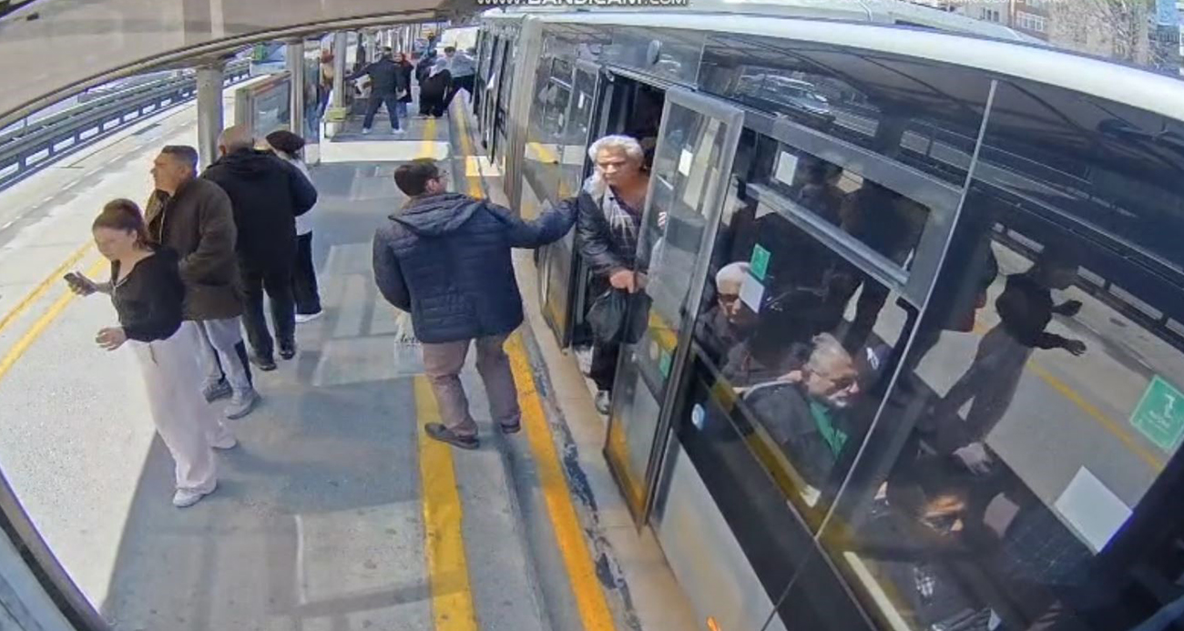 İstanbul’da Metrobüste Deprem Paniği: Araç Sallandı