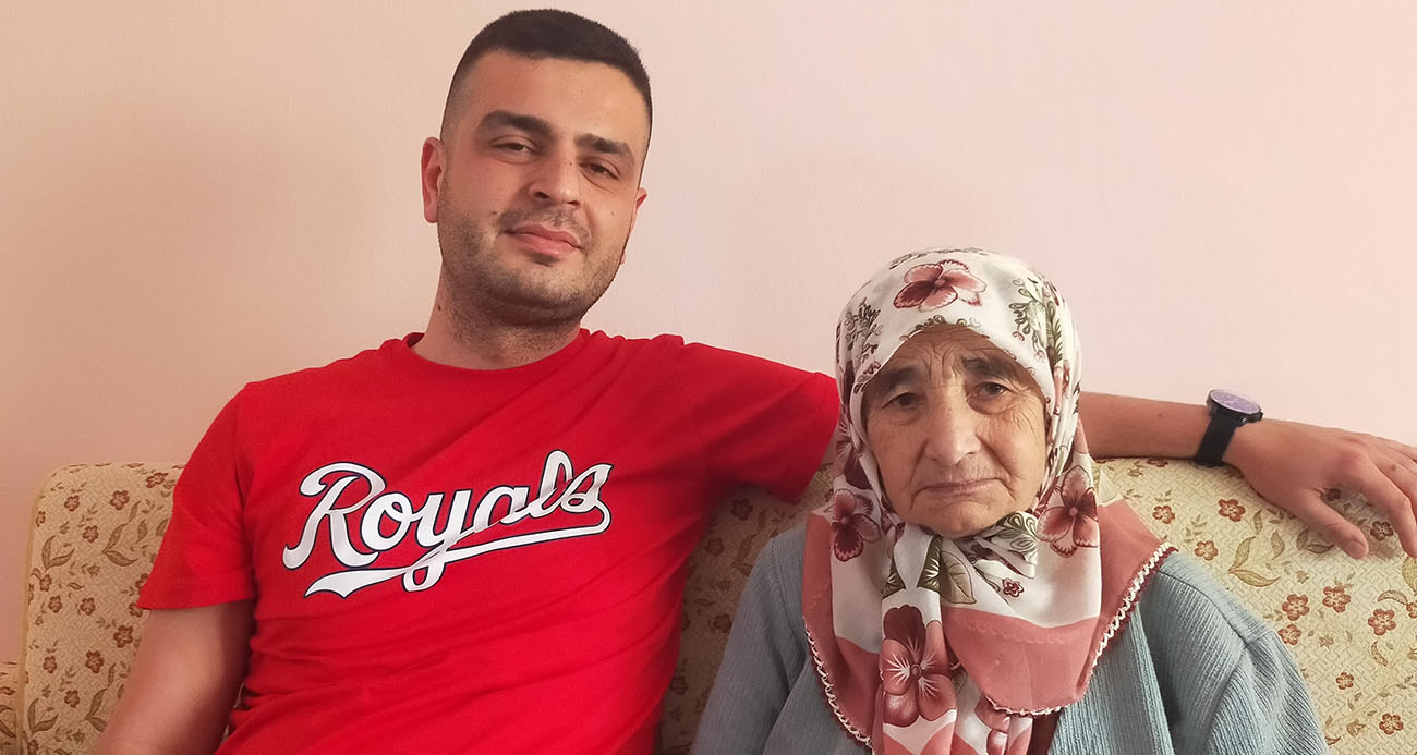 İzmir’de Yaşlı Kadının Birikimleri Dolandırıcıların Eline Geçti