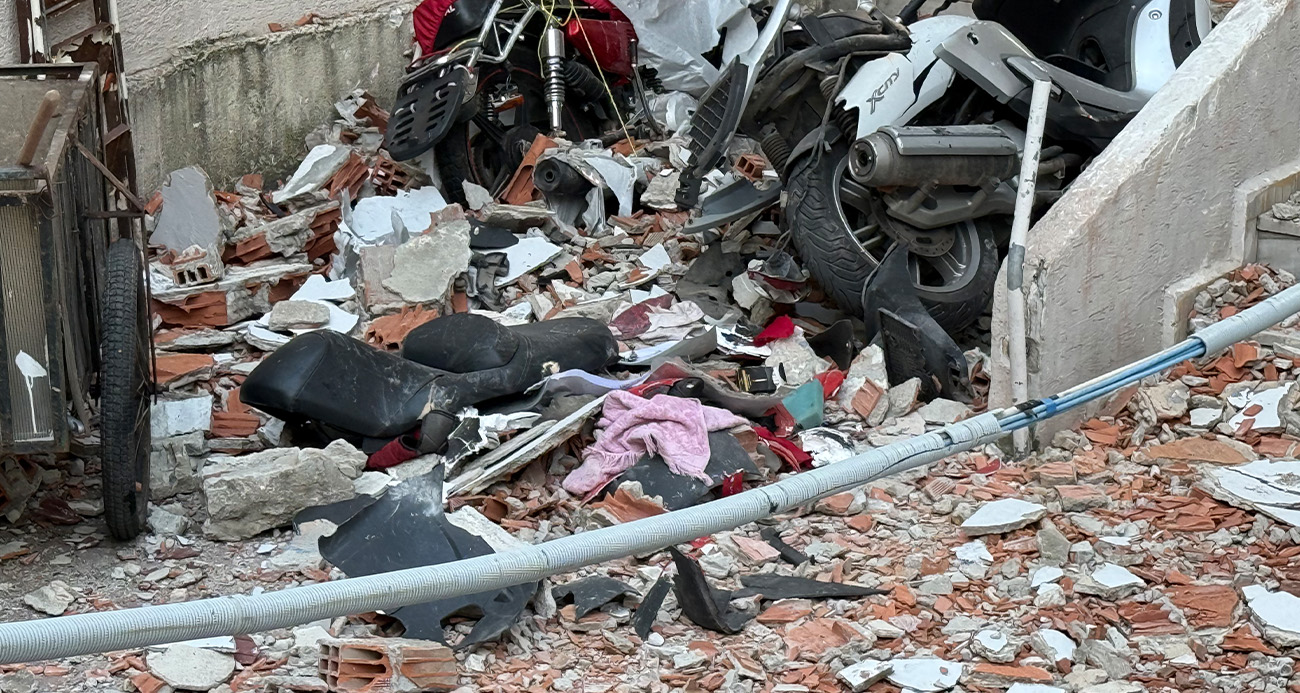 Kumburgaz’da Deprem Sonrası Bina Duvarları Çöktü!