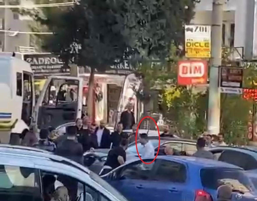 Mardin’de Yol Verme Kavgası: Sürücü Kendi Sopasıyla Darp Edildi