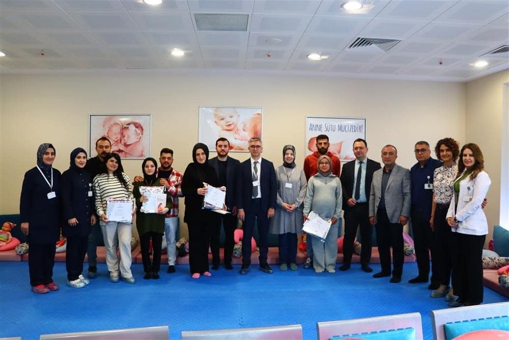 Sivas Numune Hastanesi’nde Gebe Okulu Mezunlarına Sertifika Töreni