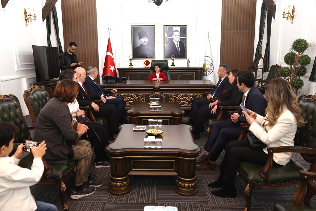 Sivas’ta 23 Nisan Coşkusu: Çocuk Başkan Bir Gün İçin Koltukta