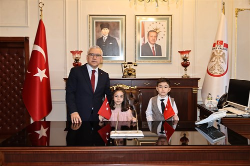 Sivas’ta 23 Nisan Ulusal Egemenlik ve Çocuk Bayramı Coşkuyla Kutlandı