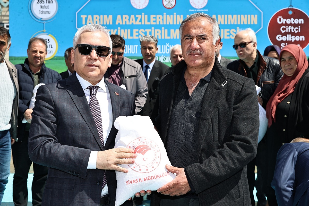 Sivas’ta 750 Çiftçiye 285 Ton Nohut Tohumu Dağıtıldı