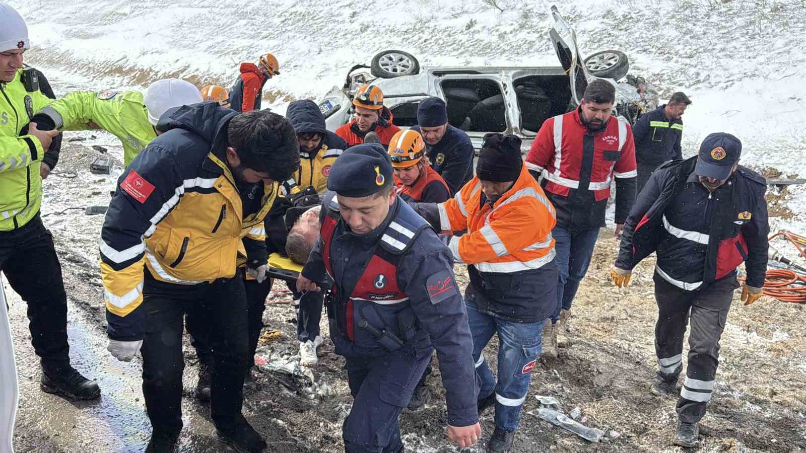 Sivas’ta Aşırı Hız Nedeniyle Meydana Gelen Kaza, 3 Yaralı