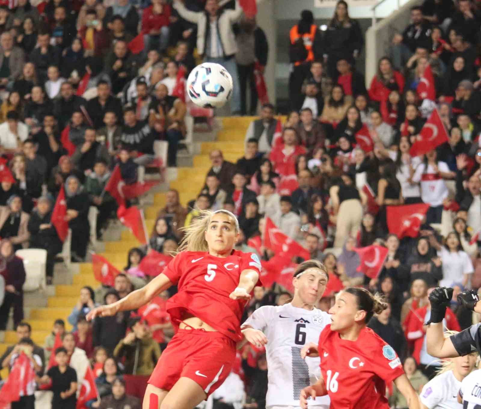 Sivas’ta Gerçekleşen Kadınlar Uluslar Ligi Maçında Türkiye Slovenya’ya 1-0 Yenildi
