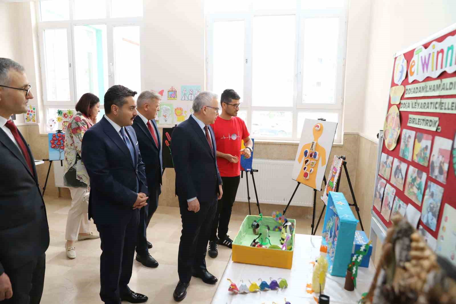Sivas’ta Özel Eğitim Okulunda Anlamlı Defile ve Otizm Farkındalık Programı
