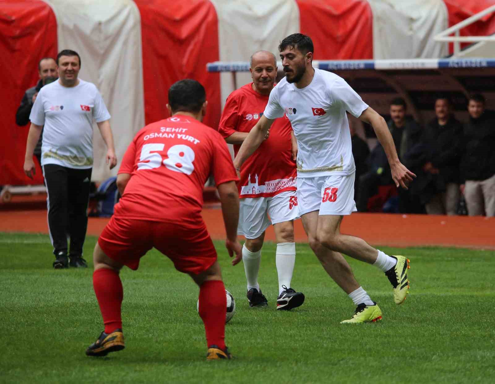 Sivas’ta Şehitler Anısına Özel Futbol Maçı Düzenlendi