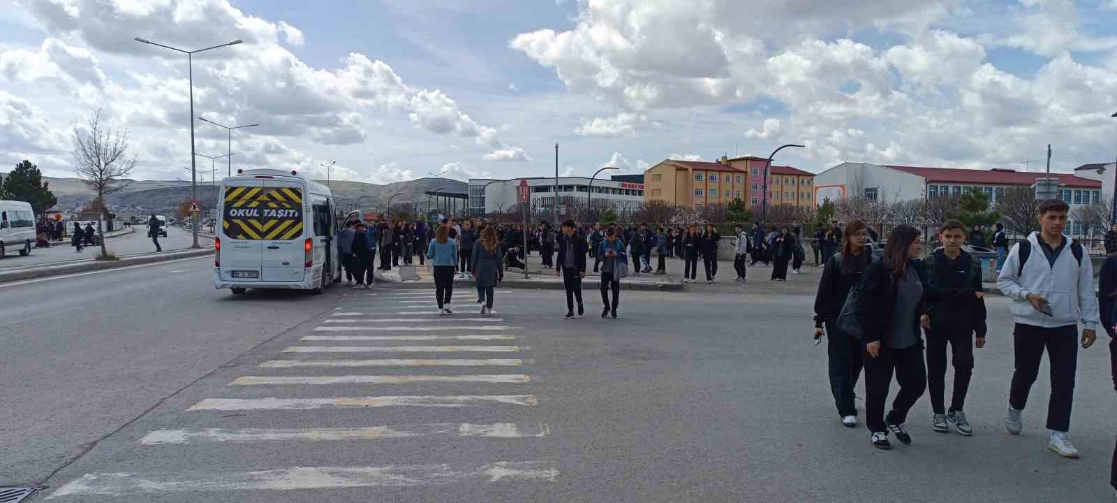 Sivas’ta Trajik Kaza: Okula Bisikletle Giden Öğretmen Hayatını Kaybetti