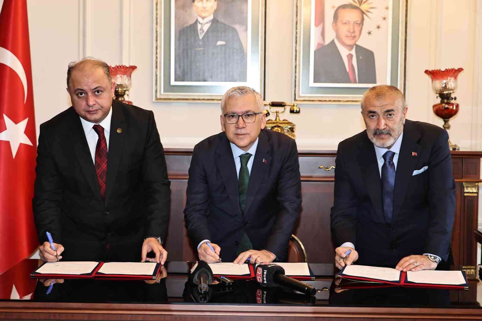 Sivas’ta Yeni Aile Sağlığı Merkezi İçin İmzalar Atıldı