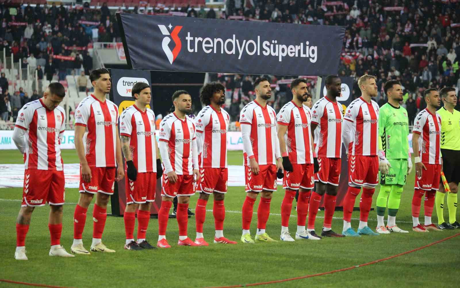 Süper Lig Heyecanı Sürüyor: Sivasspor ve Fenerbahçe Puanları Paylaşıyor