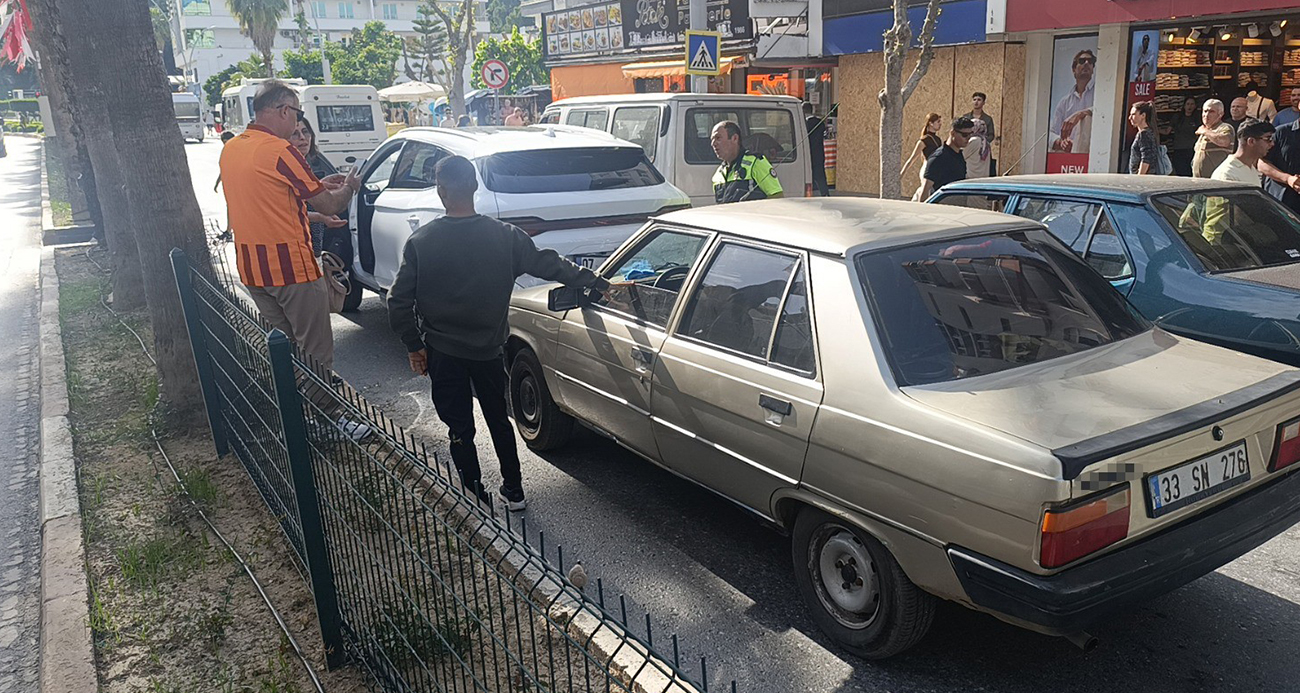 Antalya’da Ehliyetsiz ve Alkollü Sürücü Yeni Alınmış Araca Çarptı