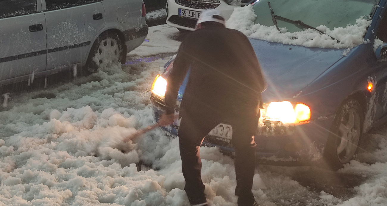 Ardahan’da Dolu Yağışı Hayatı Durma Noktasına Getirdi