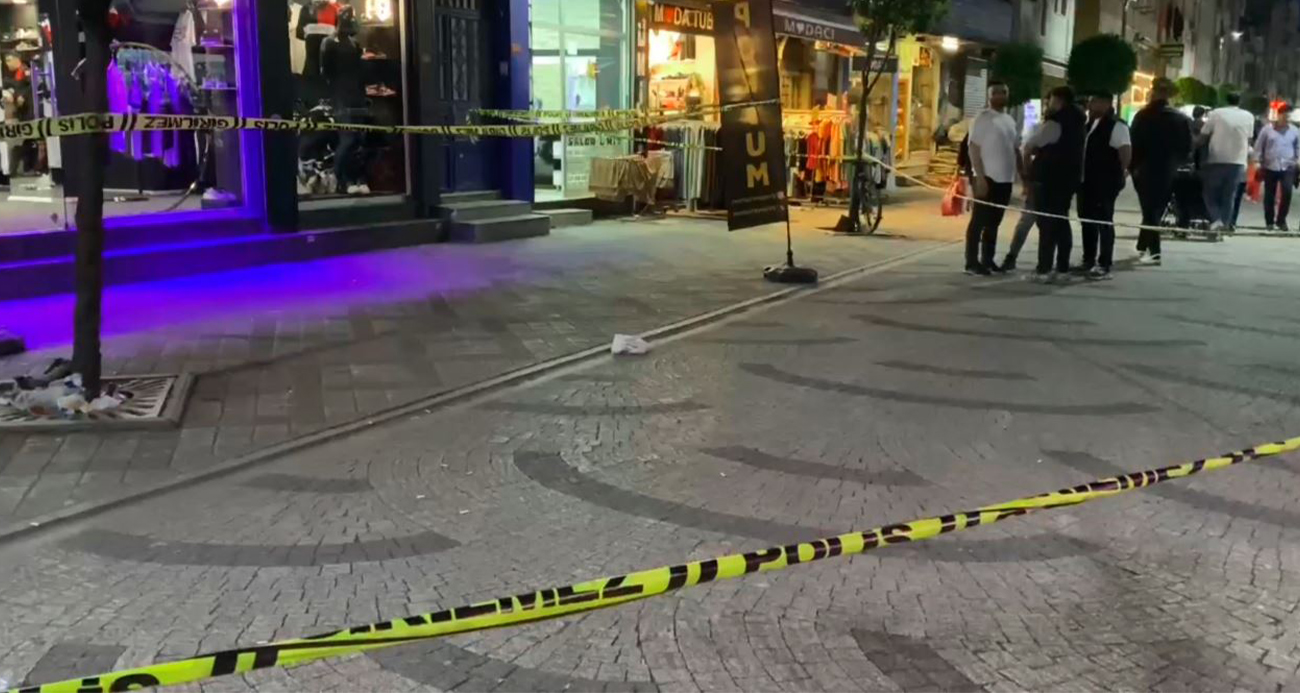 Bağcılar’da Giyim Mağazasına Silahlı Saldırı: 5 Yaralı