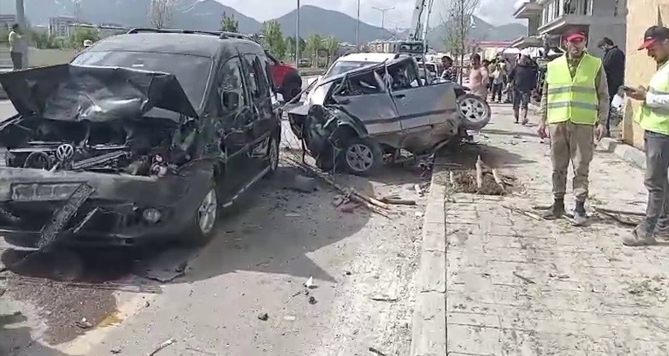 Erzurum Yakutiye’de Kontrolden Çıkan Beton Mikseri Dehşet Saçtı
