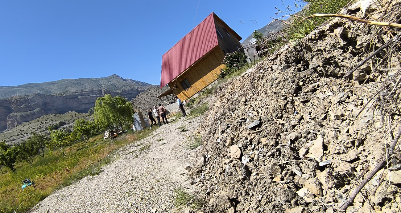 Erzurum’da Tortum Şelalesi Yakınında Büyük Heyelan