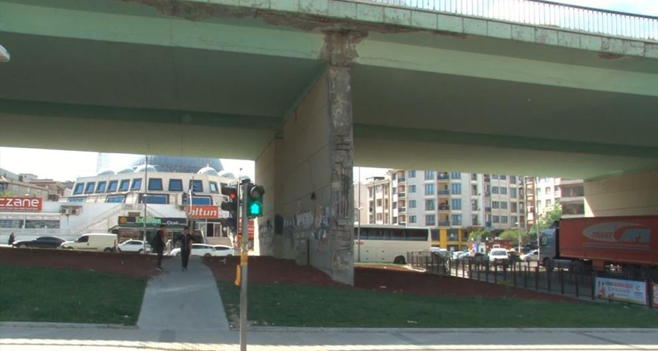 Esenyurt Balıkyolu Köprüsü’nde Güvenlik Tehlikesi Devam Ediyor