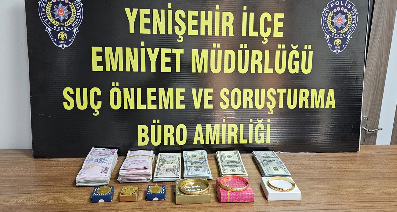 Eşinden Altınları Gizlemek İçin Hırsızlık Rolü Yapan Kadın