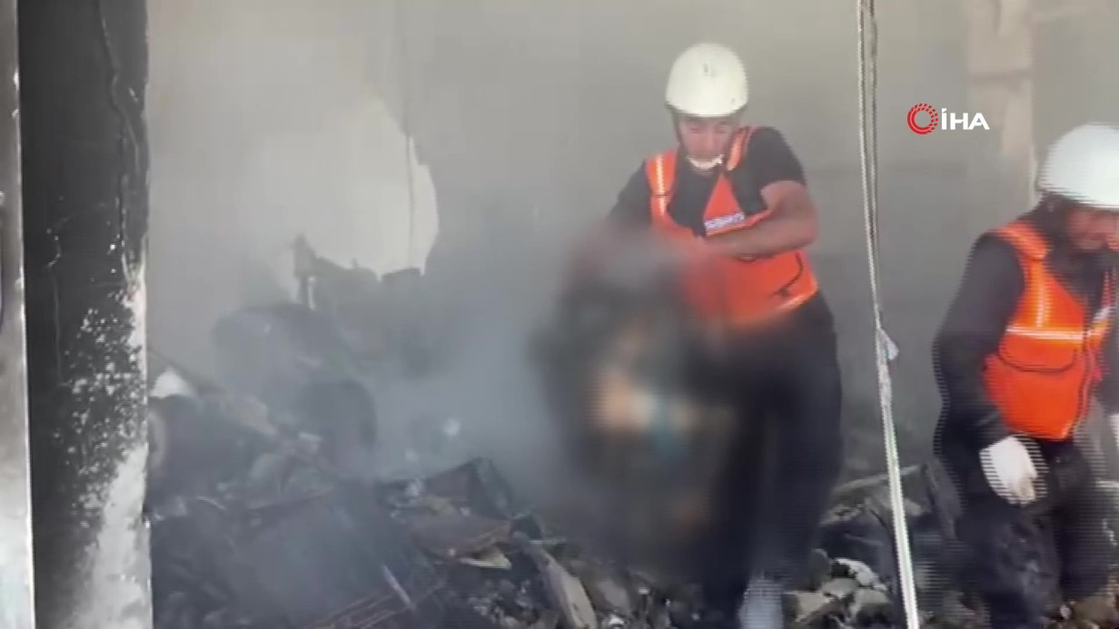 Filistinli Doktorun Ailesi İsrail Saldırısında Ağır Kayıp Yaşadı