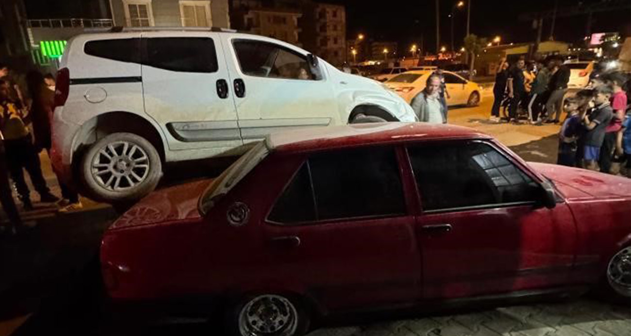 Hatay’da Beklenmedik Kaza: Satışa Hazırlanan Otomobilin Üstüne Ticari Araç Çıktı