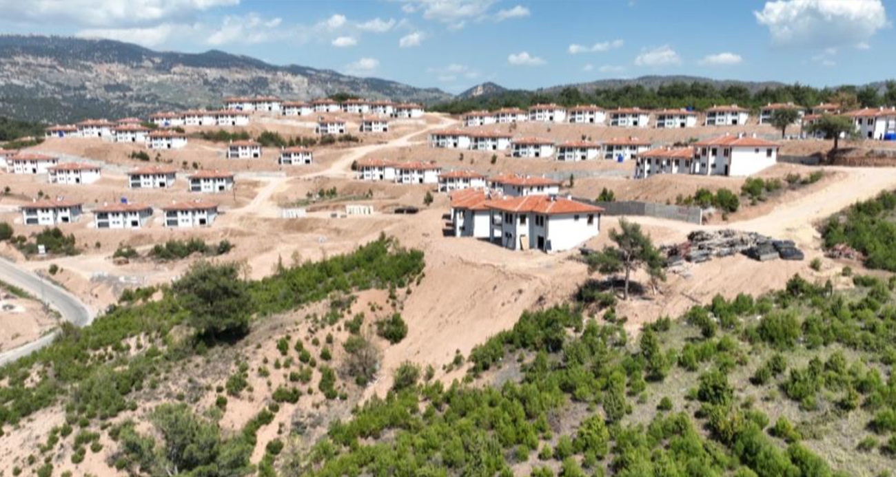 Kahramanmaraş’ta Depremzedeler İçin Villa Gibi Evler Yükseliyor