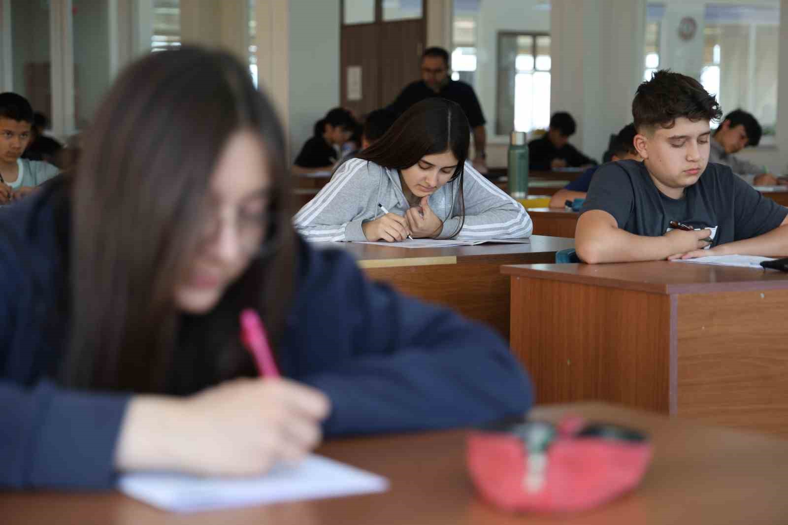 LGS Yaklaşırken Rehber Öğretmenlerden Velilere Uyarı: Motivasyonu Düşüren Sözlerden Kaçının