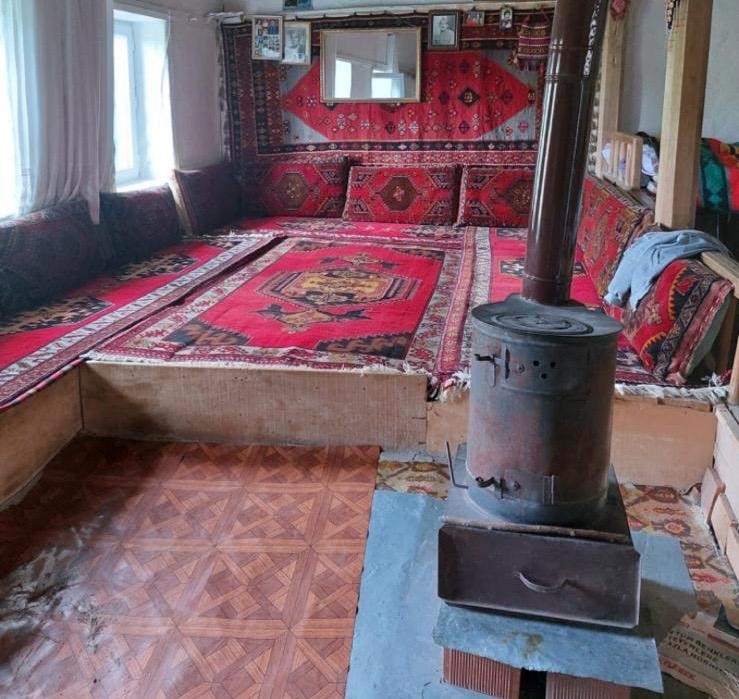 Sivas Divriği’nde Duvar Delerek Halı Hırsızlığı