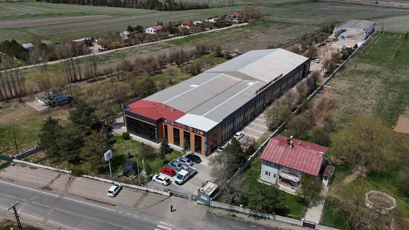 Sivas Teknokent Koleji, Öğrencilerini Geleceğin Aranan Personelleri Olarak Yetiştiriyor