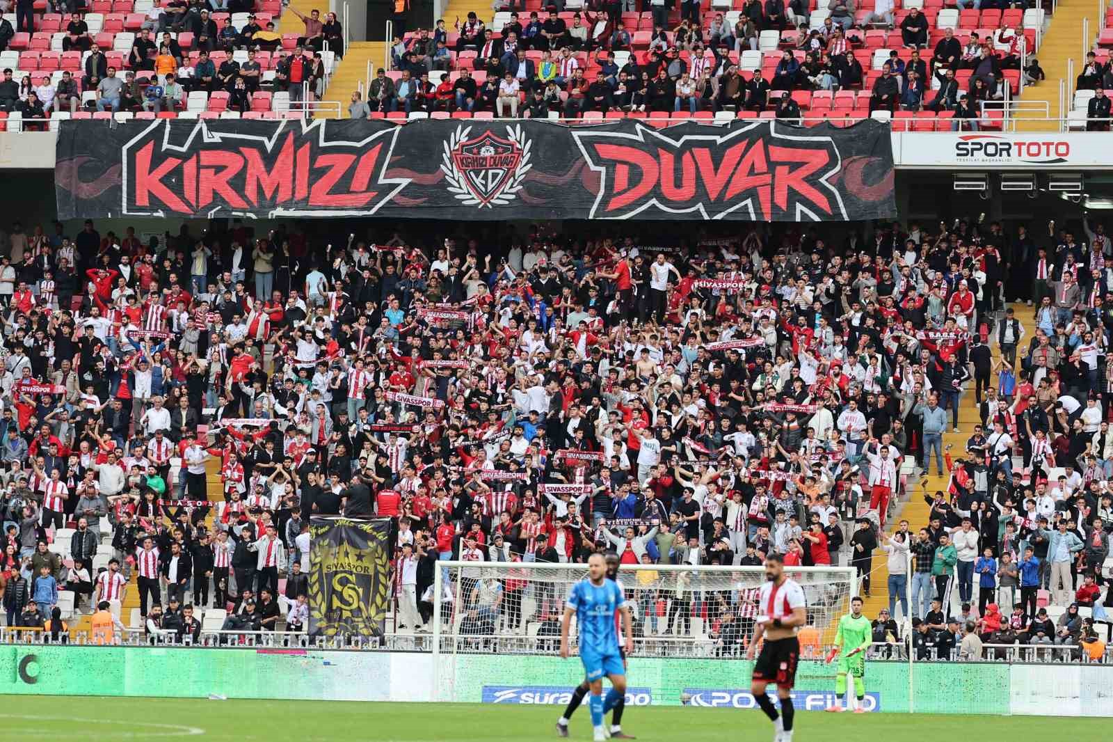 Sivasspor Taraftarlarından Şike İddiasıyla Suç Duyurusu