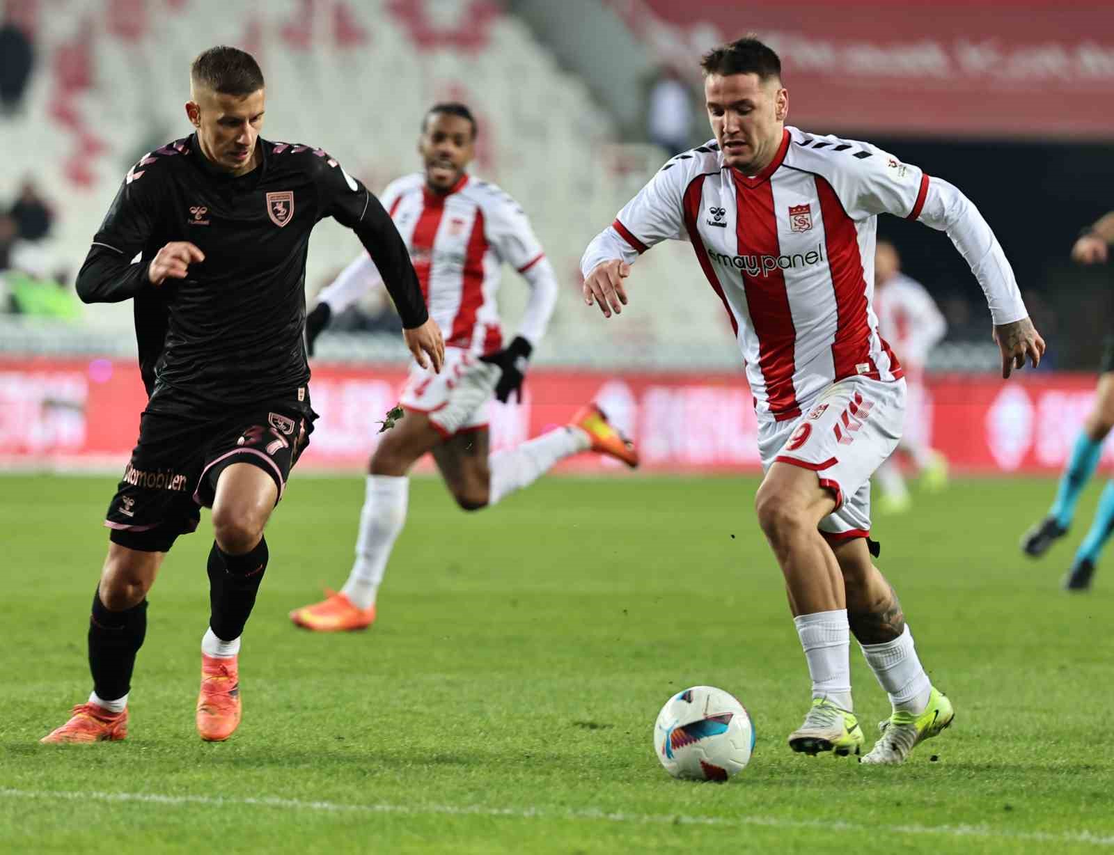 Sivasspor’un Zorlu Mücadelesinde VAR Görevi Jonas Hansen’e Emanet