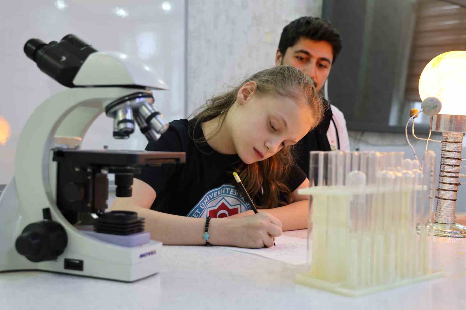 Sivas’ta Bir Öğrenci Çevre Bilincini Artıran Çizgi Roman Hazırladı