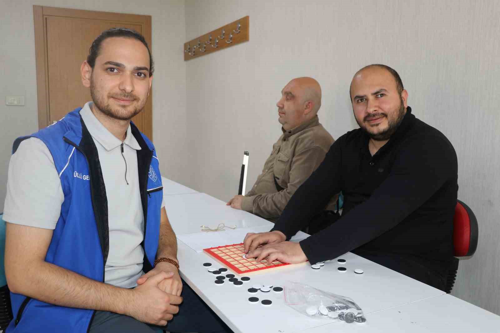 Sivas’ta Görme Engellilere Yönelik Yenilikçi Zeka Oyunu: ‘Dokun Taş’