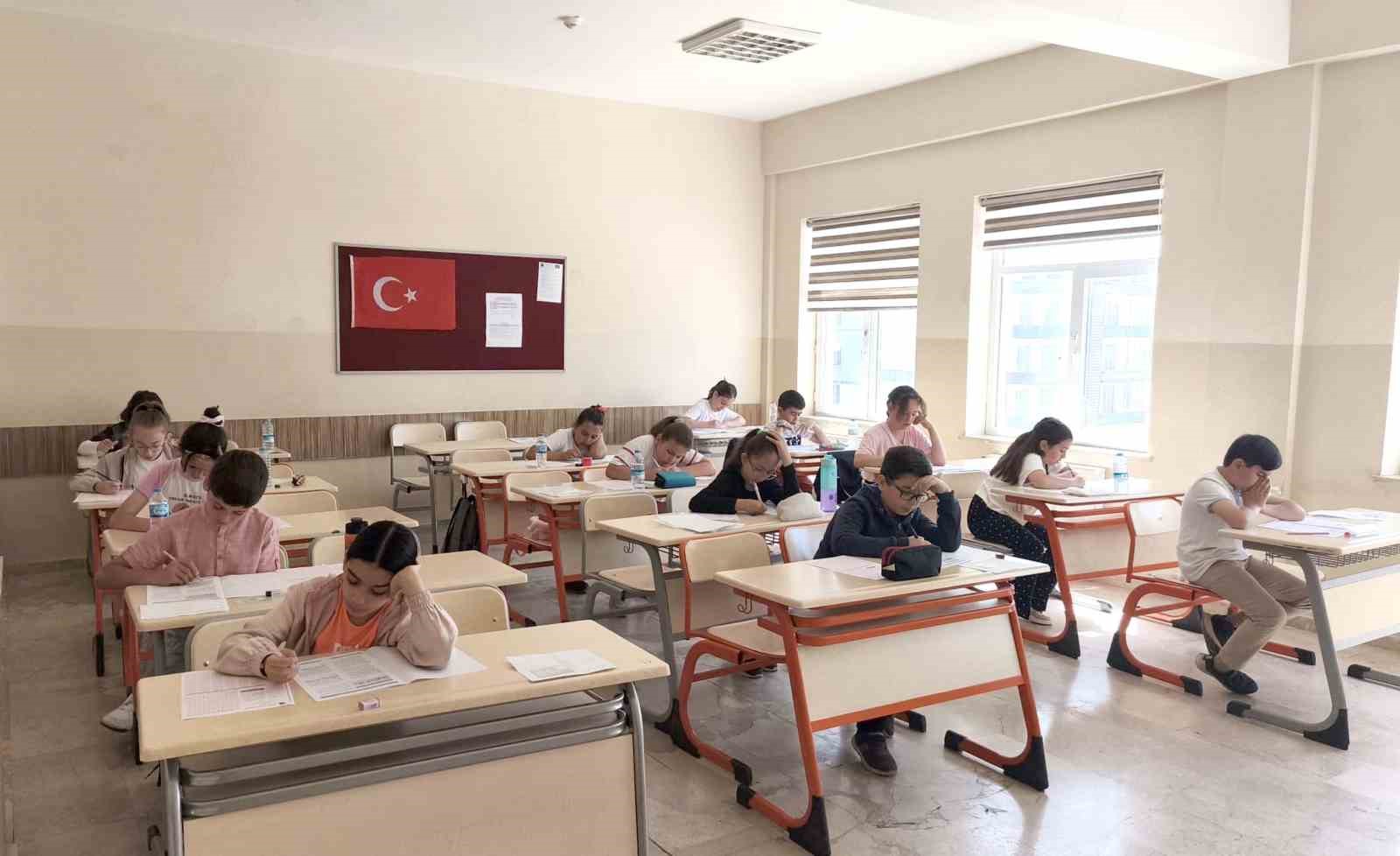 Sivas’ta İmam Hatip Ortaokullarına Giriş İçin Seçme Sınavı Heyecanı