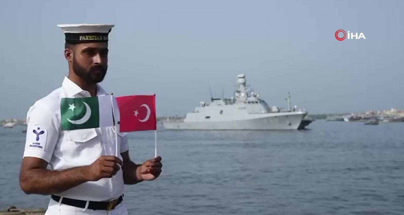 TCG BÜYÜKADA, Pakistan’da Karaçi Limanı’na Demir Attı