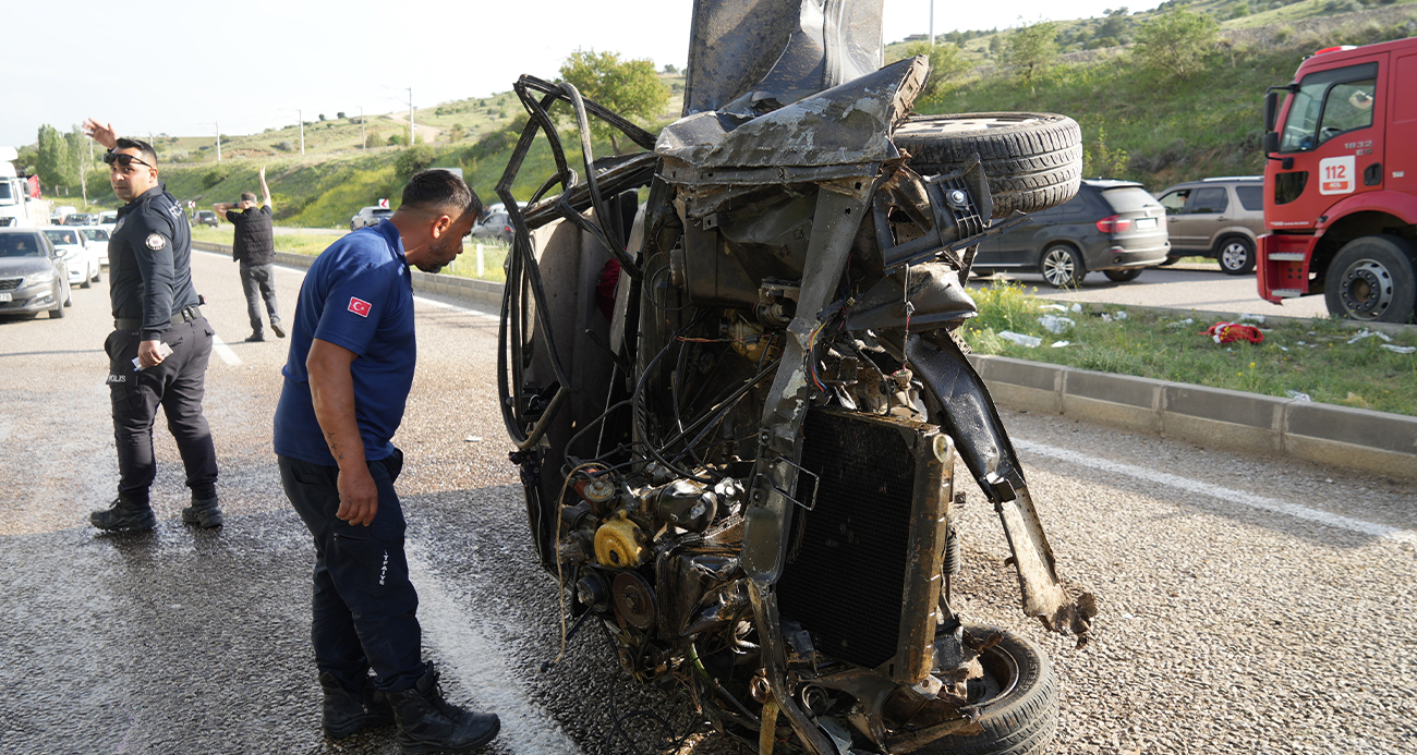 Trafik Kazası: Genç Anne Hayatını Kaybetti, Aile Feci Şekilde Yaralandı