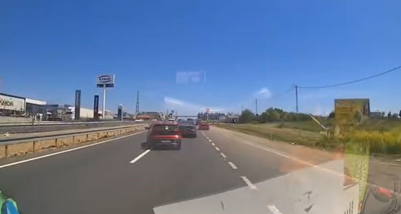 Trafikte Tehlikeli Manövrar: D-100 Karayolu’nda Makas Atan Sürücü Tepki Çekti