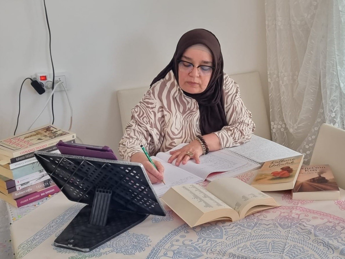 Altın Yıllarında Edebiyatın Işığını Yakalayan Sivaslı Yazar: Nilgül Alpay Toparlı