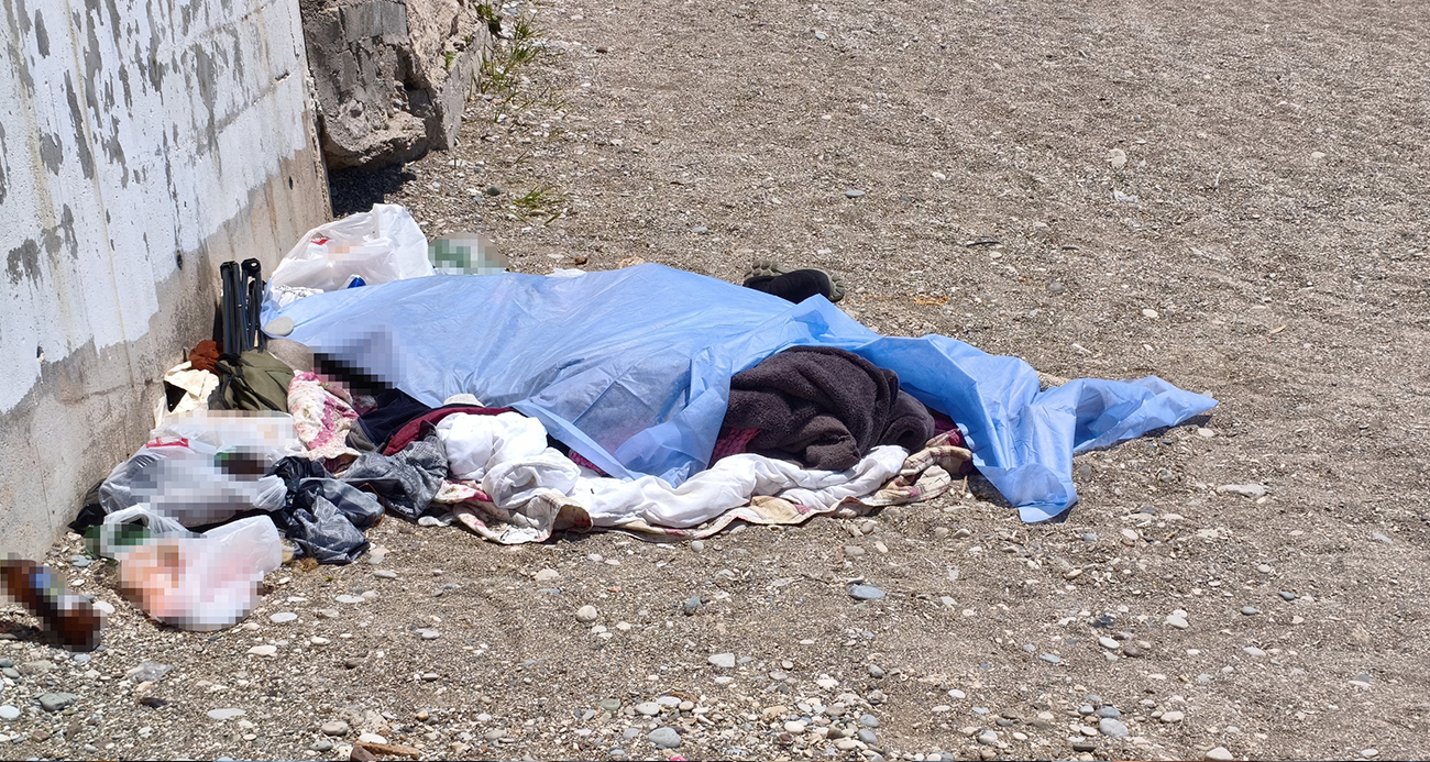 Antalya Konyaaltı Sahilinde Trajik Bir Olay: Evsiz Adam Ölü Bulundu