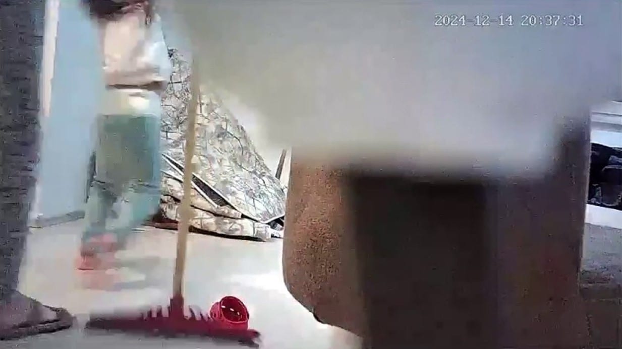 Ataşehir’de Bir Baba, Çocuğuna Şiddet Uygulayan Eşinin Görüntülerini Gizli Kamerayla Yakaladı