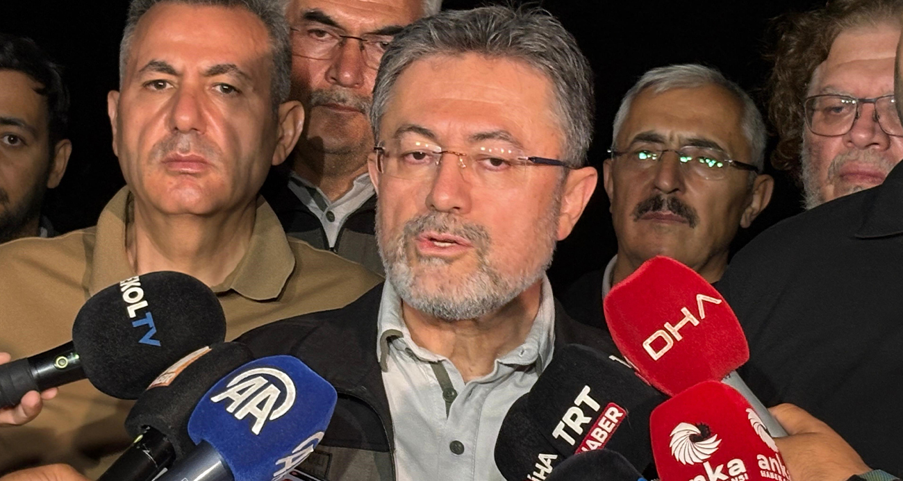 Bakan Yumaklı, İzmir Yangınları Hakkında Son Bilgileri Paylaştı