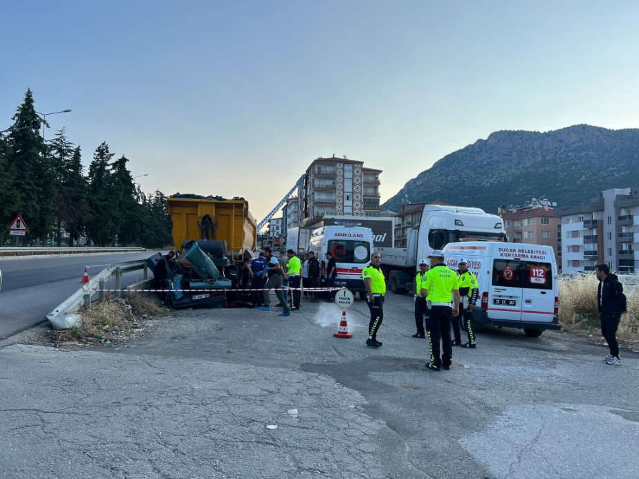 Burdur Bucak’ta Korkunç Kaza: Genç Sürücü Yaşamını Yitirdi