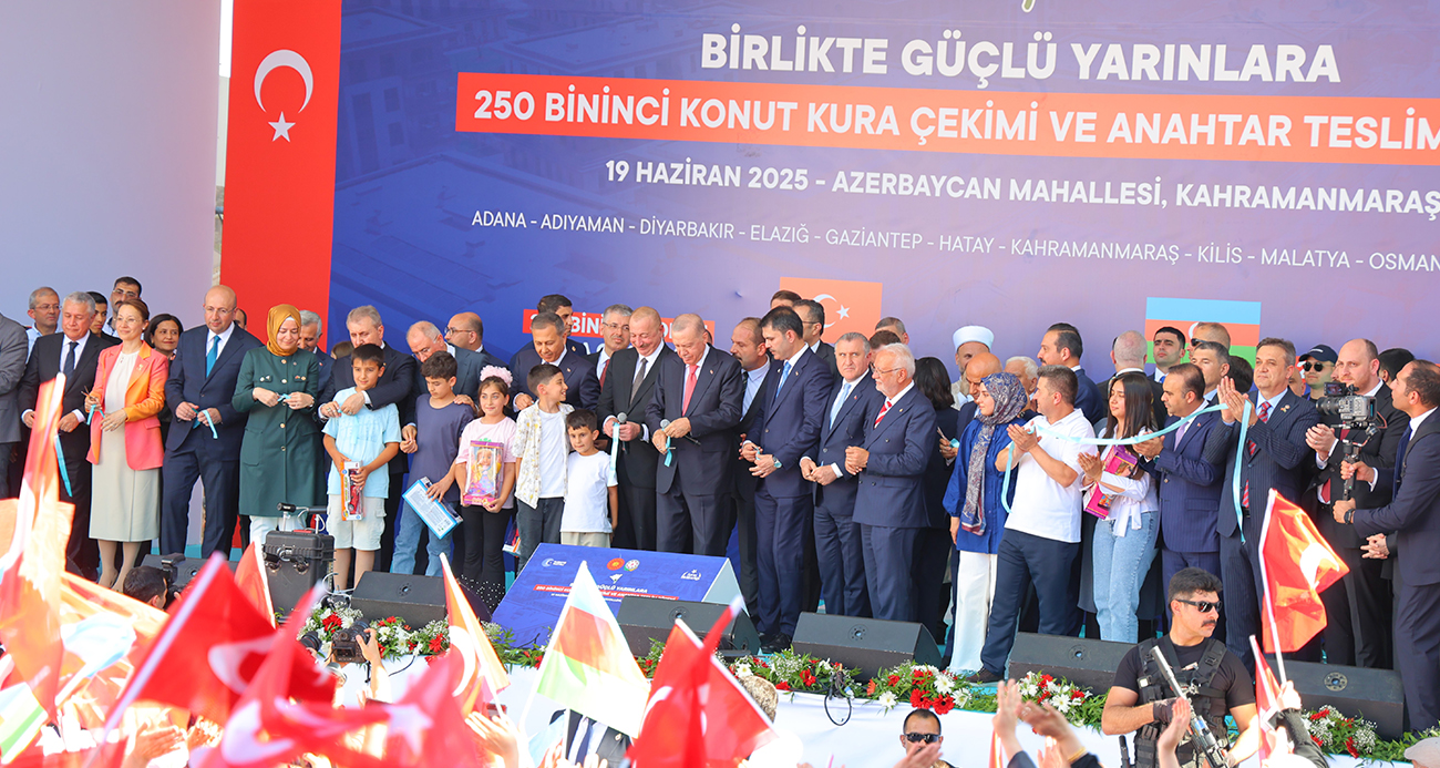 Cumhurbaşkanı Erdoğan, Kahramanmaraş’ta Azerbaycan’ın İnşa Ettiği Konutları Teslim Etti