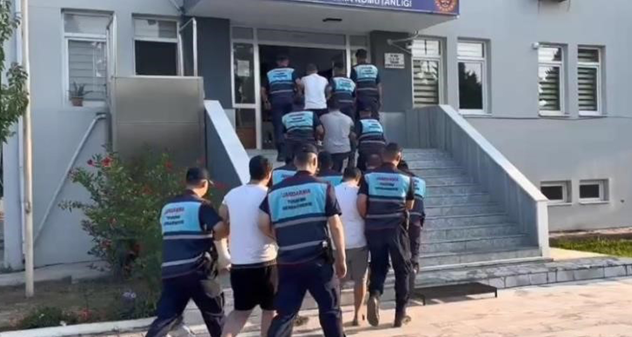 Didim’de Tur Otobüsüne Taşlı Saldırı: 5 Şüpheli Tutuklandı