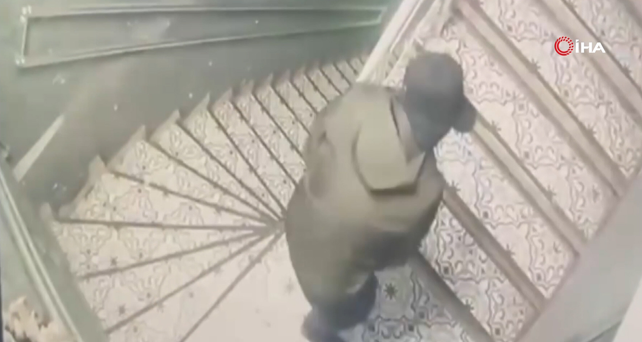 Kağıthane’de Motosikletli Saldırganlar İşyerine El Bombası Attı