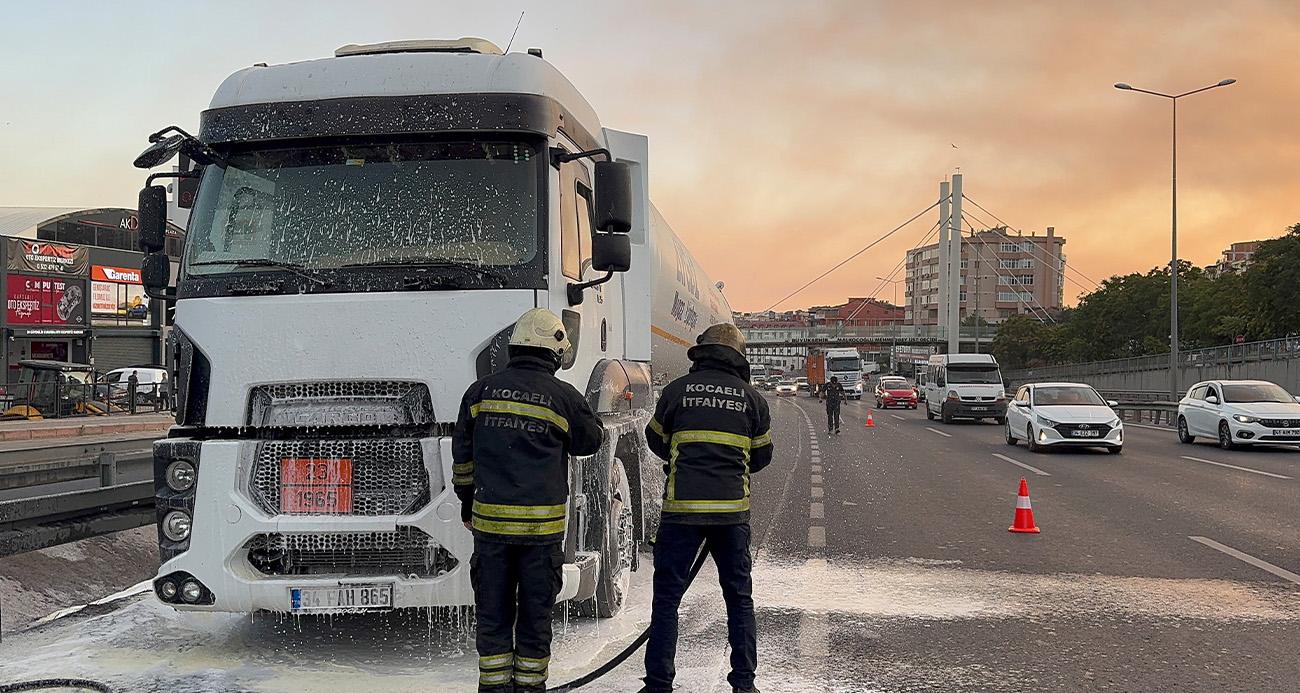 Kocaeli’de Gaz Tankeri Yangını Panik Yarattı!