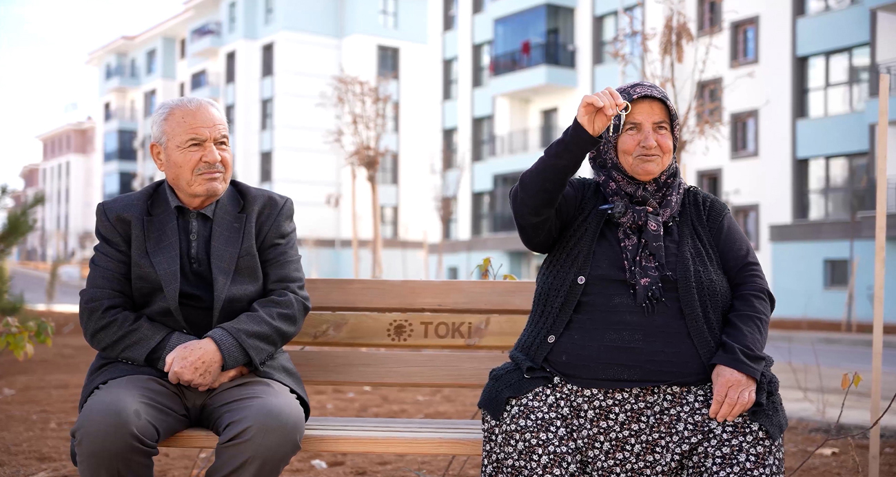 Malatya’da Yeni Hayatlar: Bakan Kurum’dan Etkileyici Konut Paylaşımı