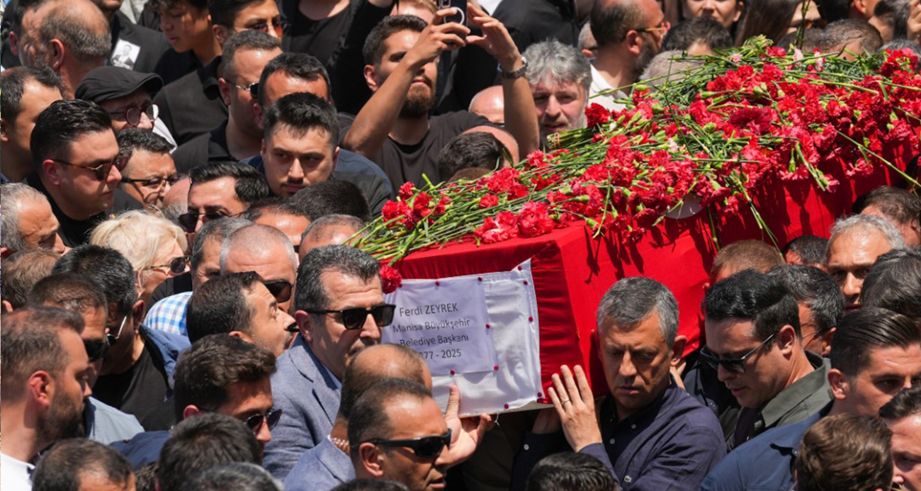 Manisa Halkı, Sevilen Başkanı Ferdi Zeyrek’i Gözyaşları İçinde Uğurladı