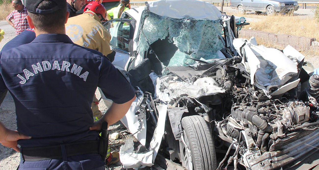 Manisa Kula’da Trajik Trafik Kazası: Bir Baba ve Üç Çocuğu Yaşamını Yitirdi