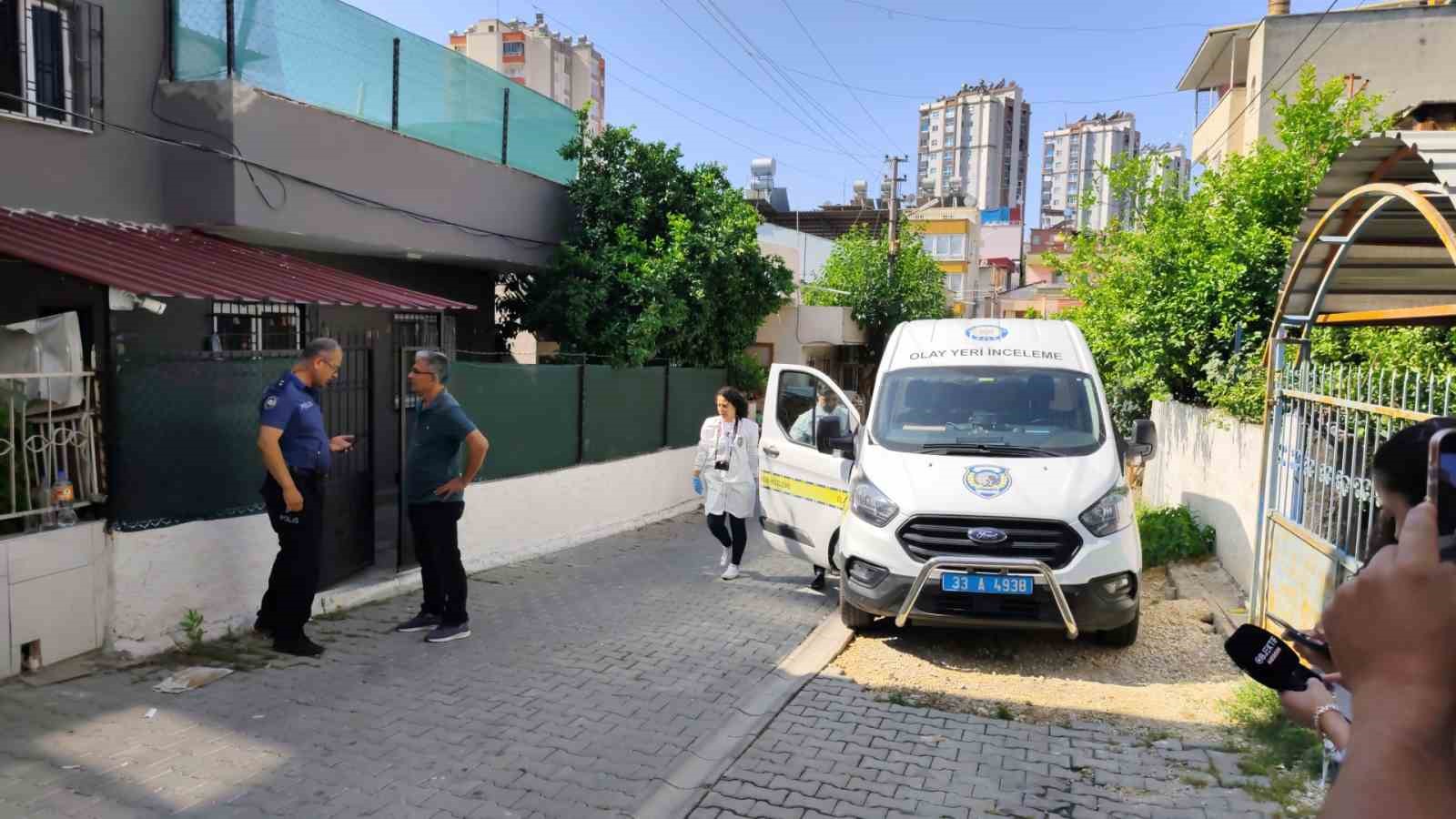 Mersin’de Acı Olay: Anne ve Oğlu Evlerinde Ağır Yaralı Bulundu