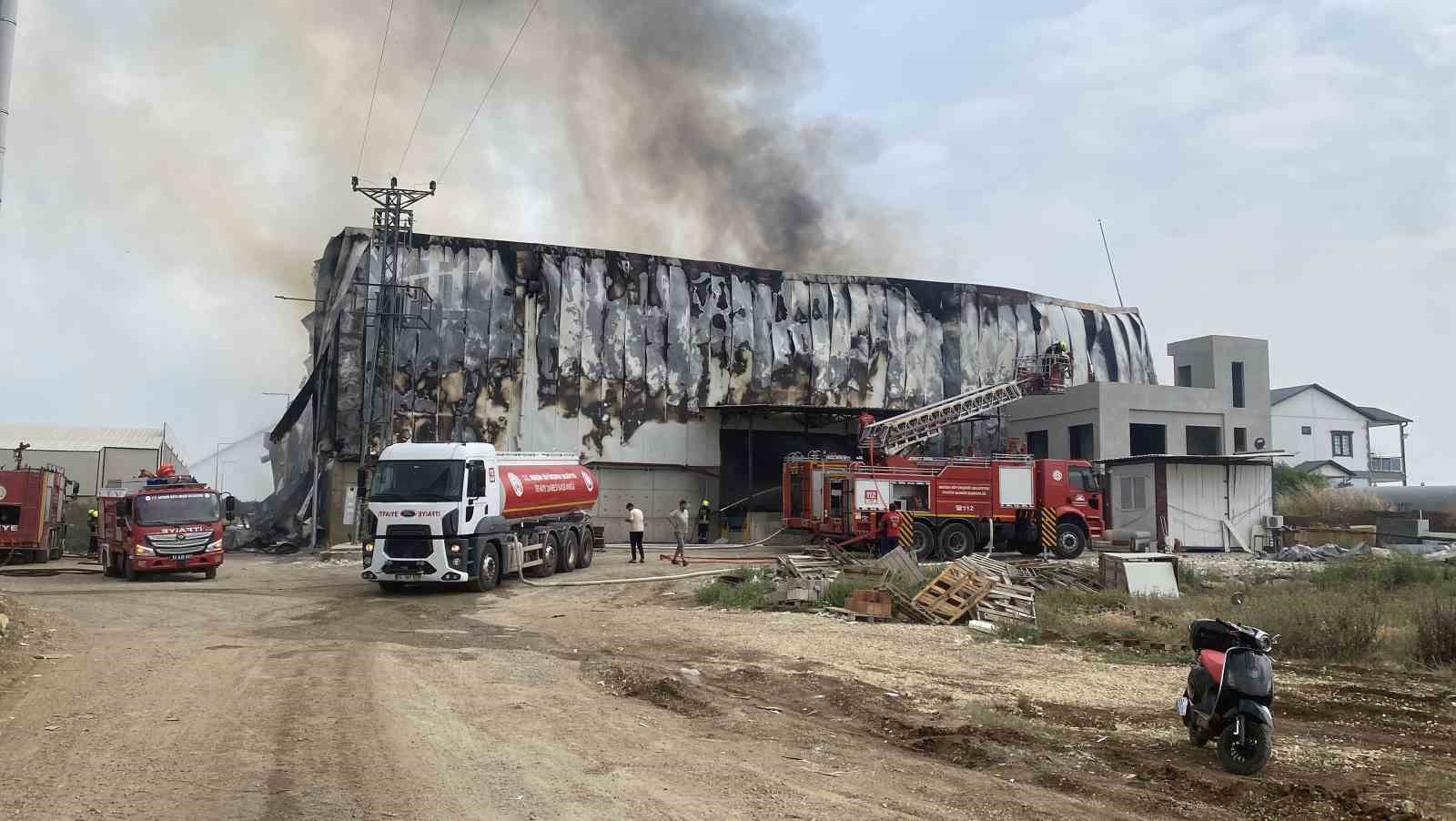 Mersin’de Pamuk Fabrikasında Korkutan Yangın